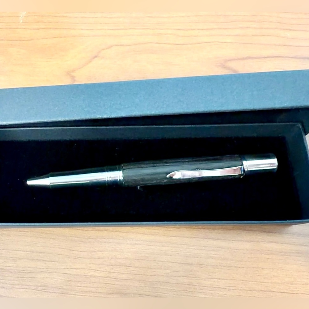 Elegant Black and Silver Pen